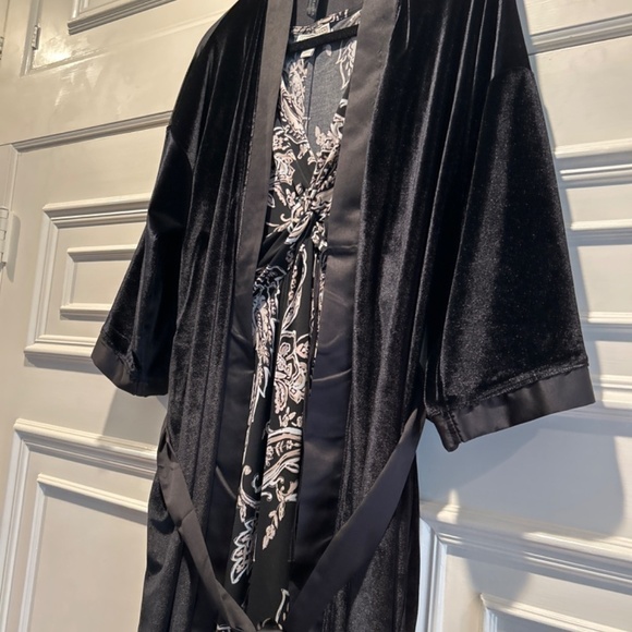 NEW Black Robe Velvet Satin Belt ROCKSTAR Robe Yacht Rock Robe - Picture 2 of 7